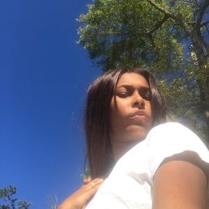 Meet your Posher, Jadea